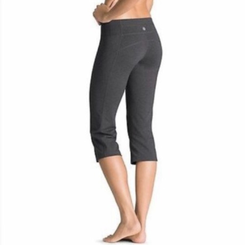 Athleta Kick Booty Capri Cropped Legging Mid Rise Wide Leg Heathered Grey Medium